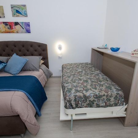 The Palm Sisters - Navigli, Bocconi Apartman Milánó Kültér fotó